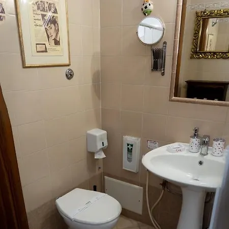 فندق مبيت وإفطار Tarchon Luxury 3*