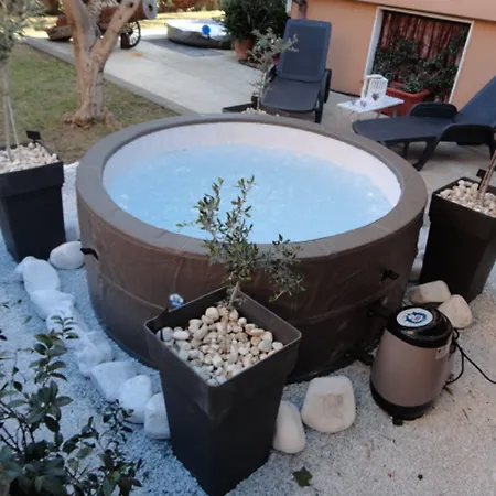 فندق مبيت وإفطار Tarchon Luxury 3*