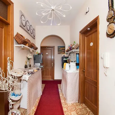 Tarchon Luxury Nocleg ze śniadaniem 3*