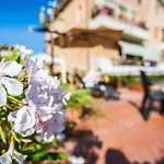 Tarchon Luxury Oda ve Kahvaltı 3*