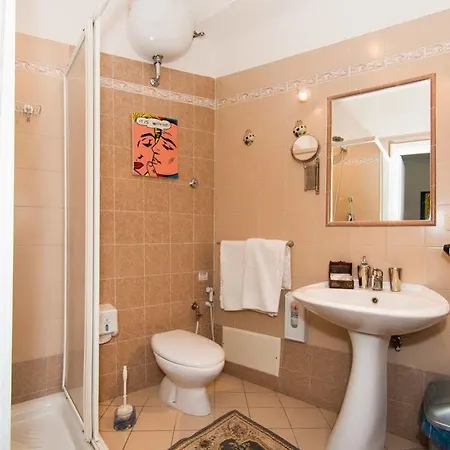 Tarchon Luxury Bed & Breakfast 3*